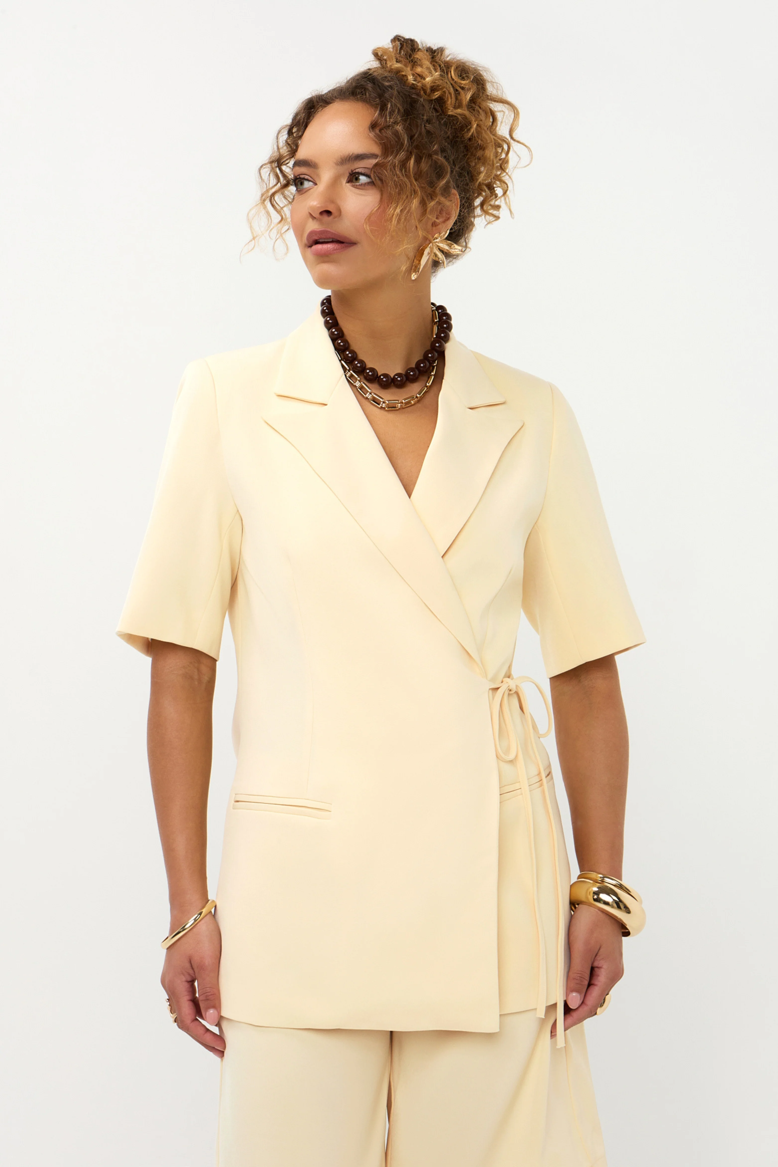 Blazer Lucille Soft Yellow - Image 3