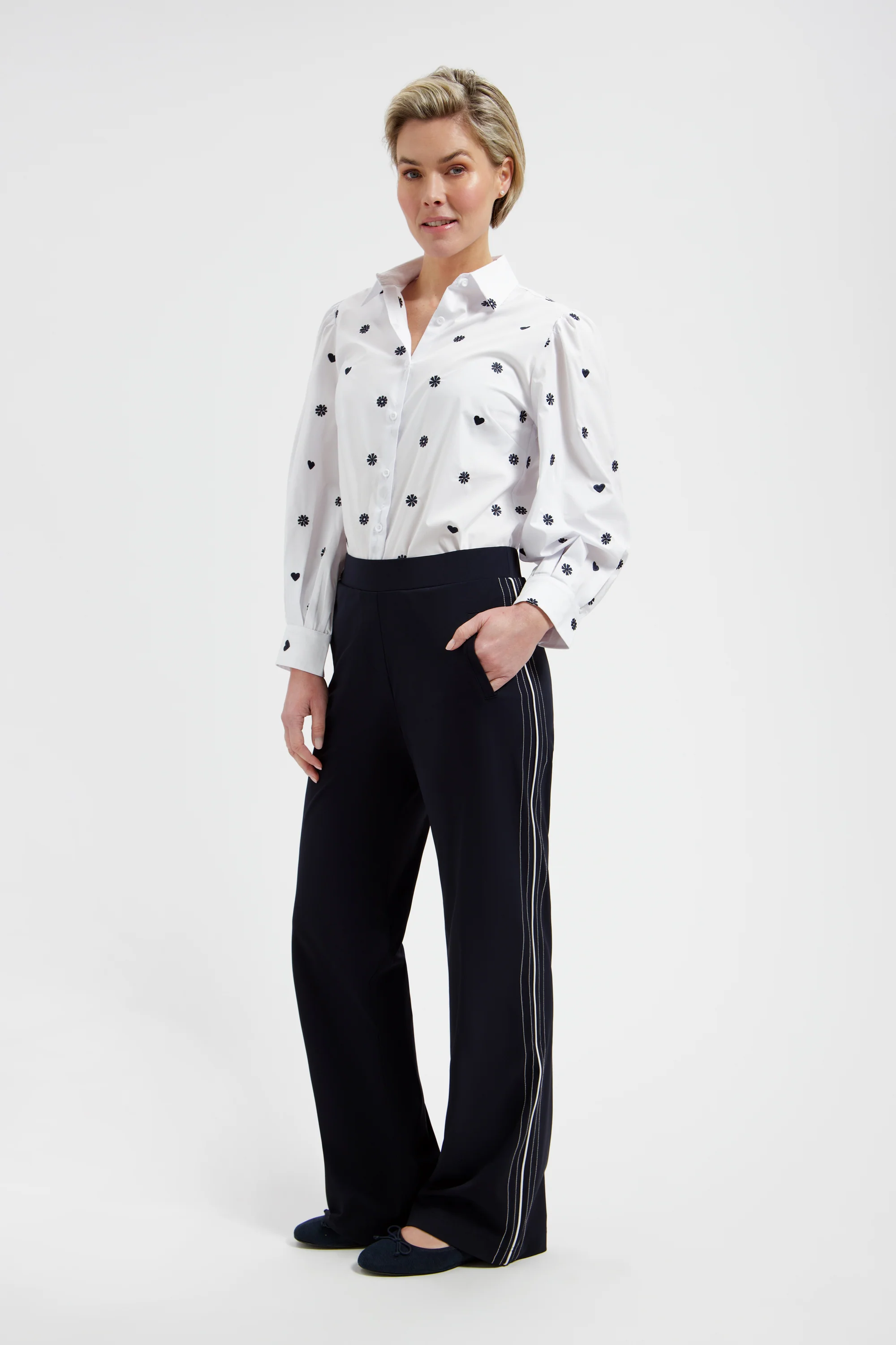 Blouse Andrea Simple White L30-701-3049 - Image 4