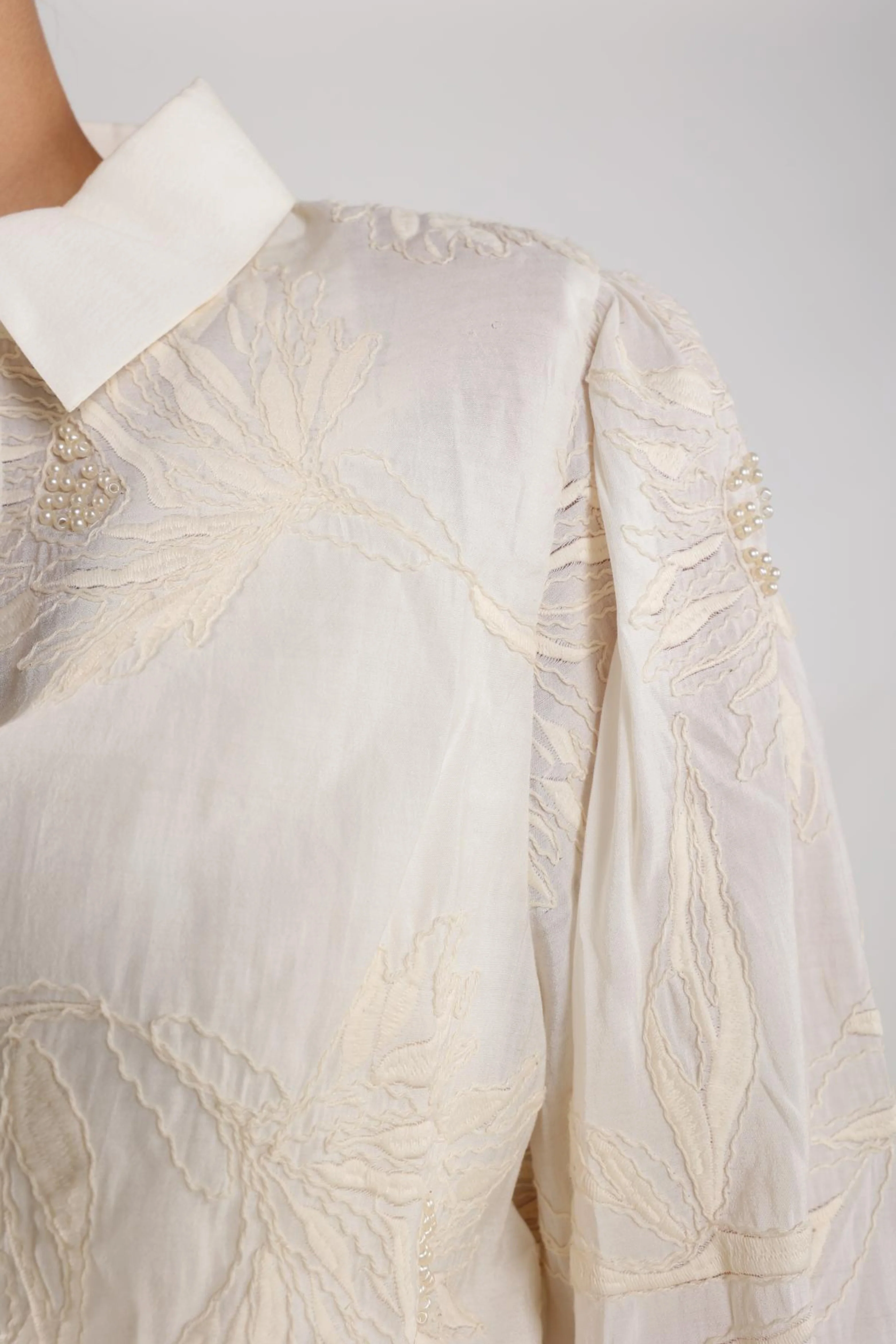 Blouse Avy Embroidery Offwhite NKS02203 - Image 6