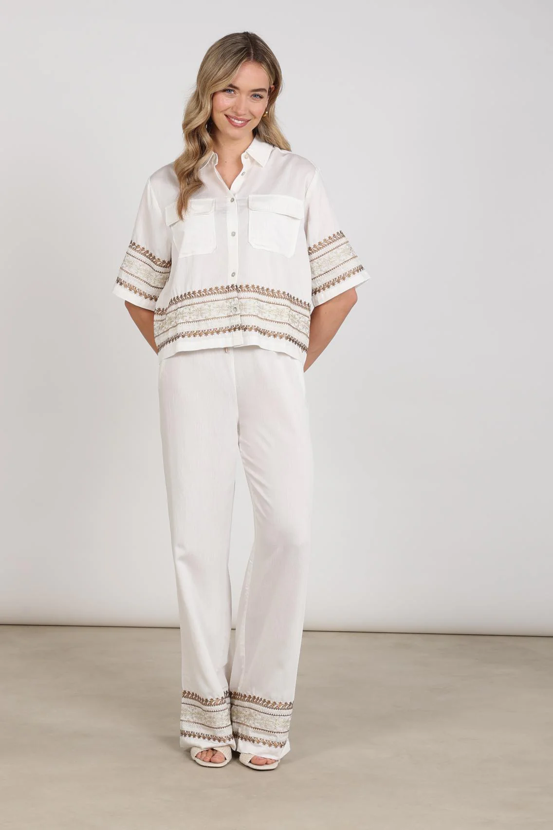 Blouse Bodine Embroidery Offwhite Camel NKS02113 - Image 5