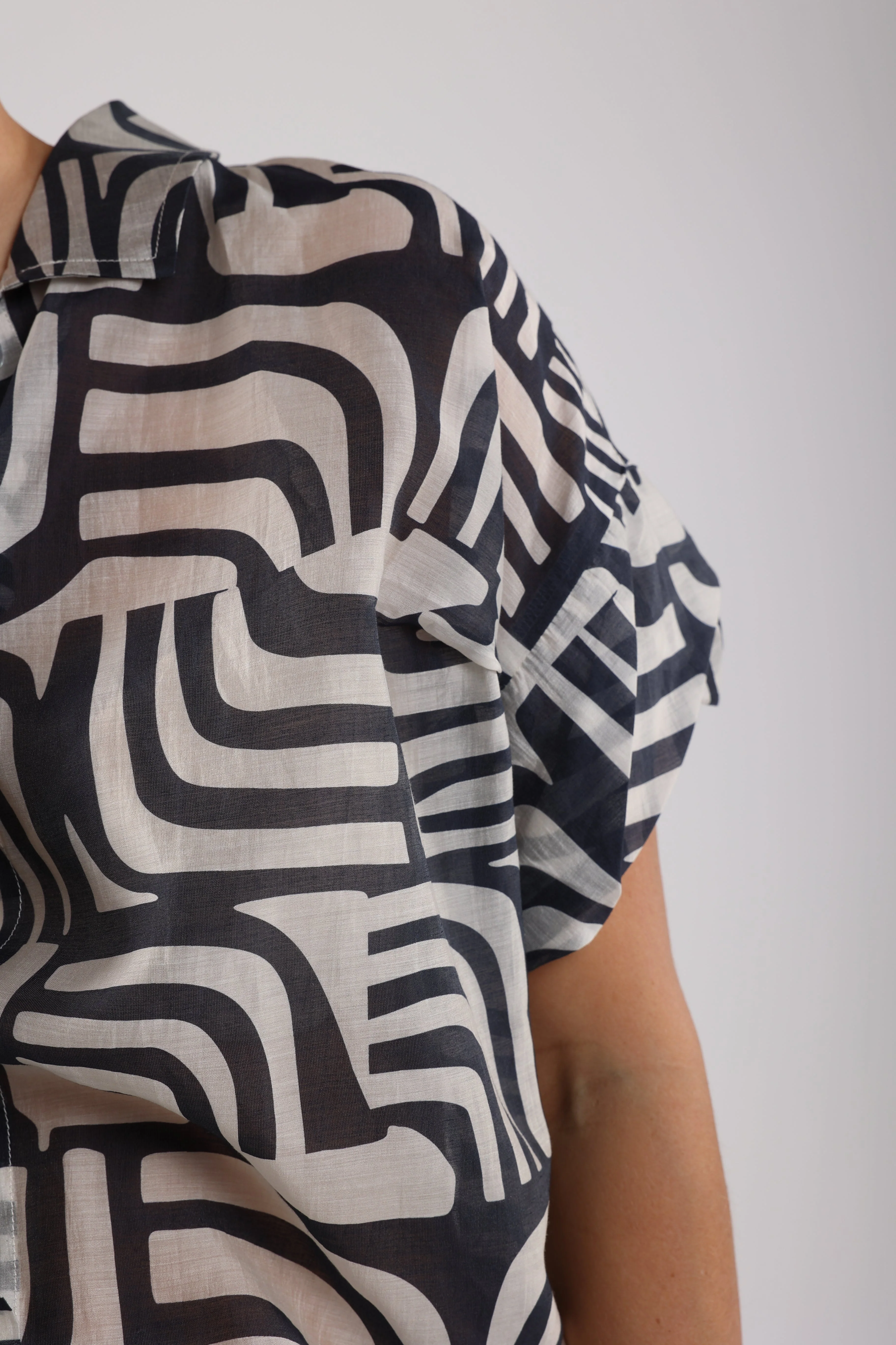 Blouse Catalina Offwhite Navy NKS02050 - Image 6