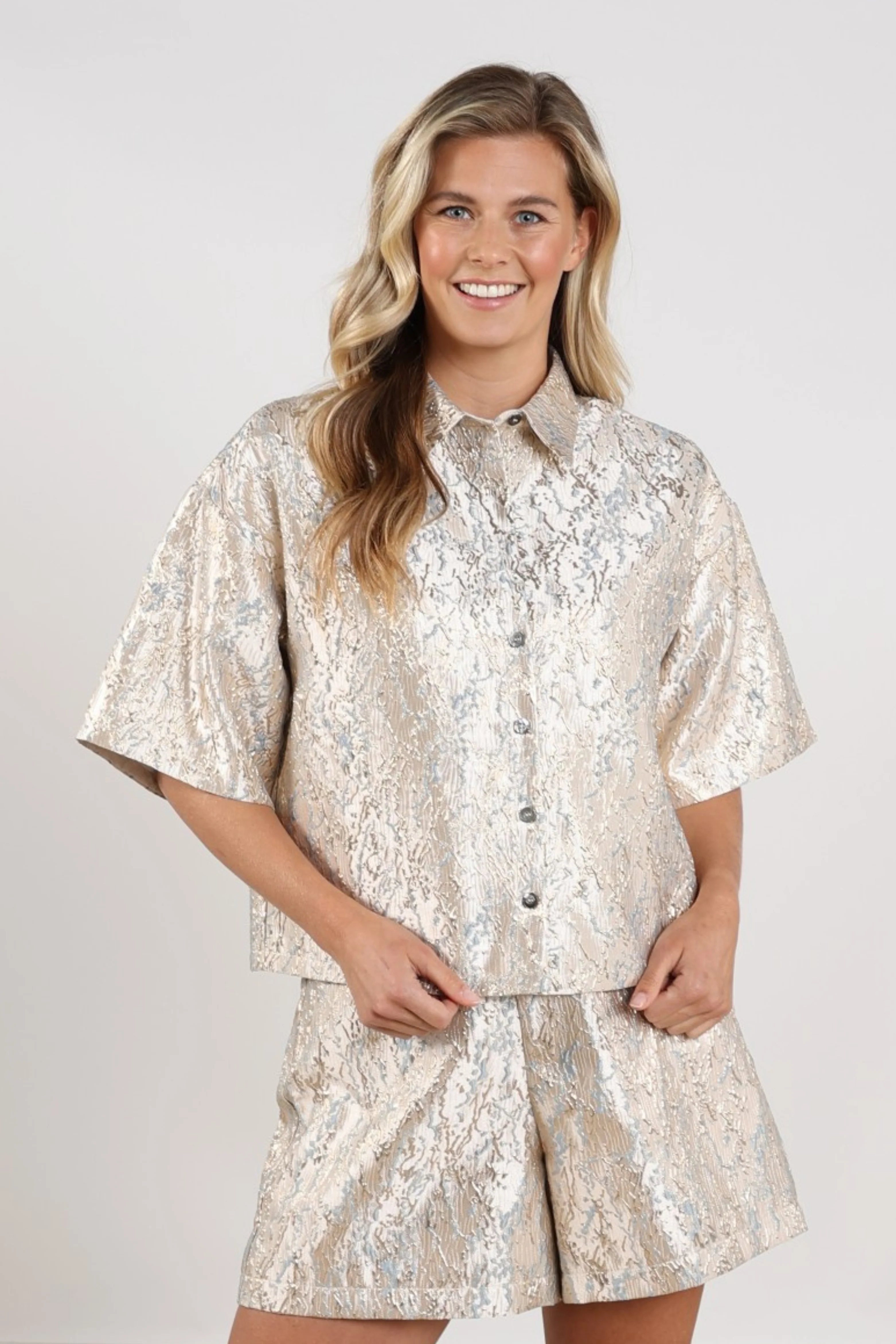 Blouse Leena Gold Cloudy NKS02111 - Image 2