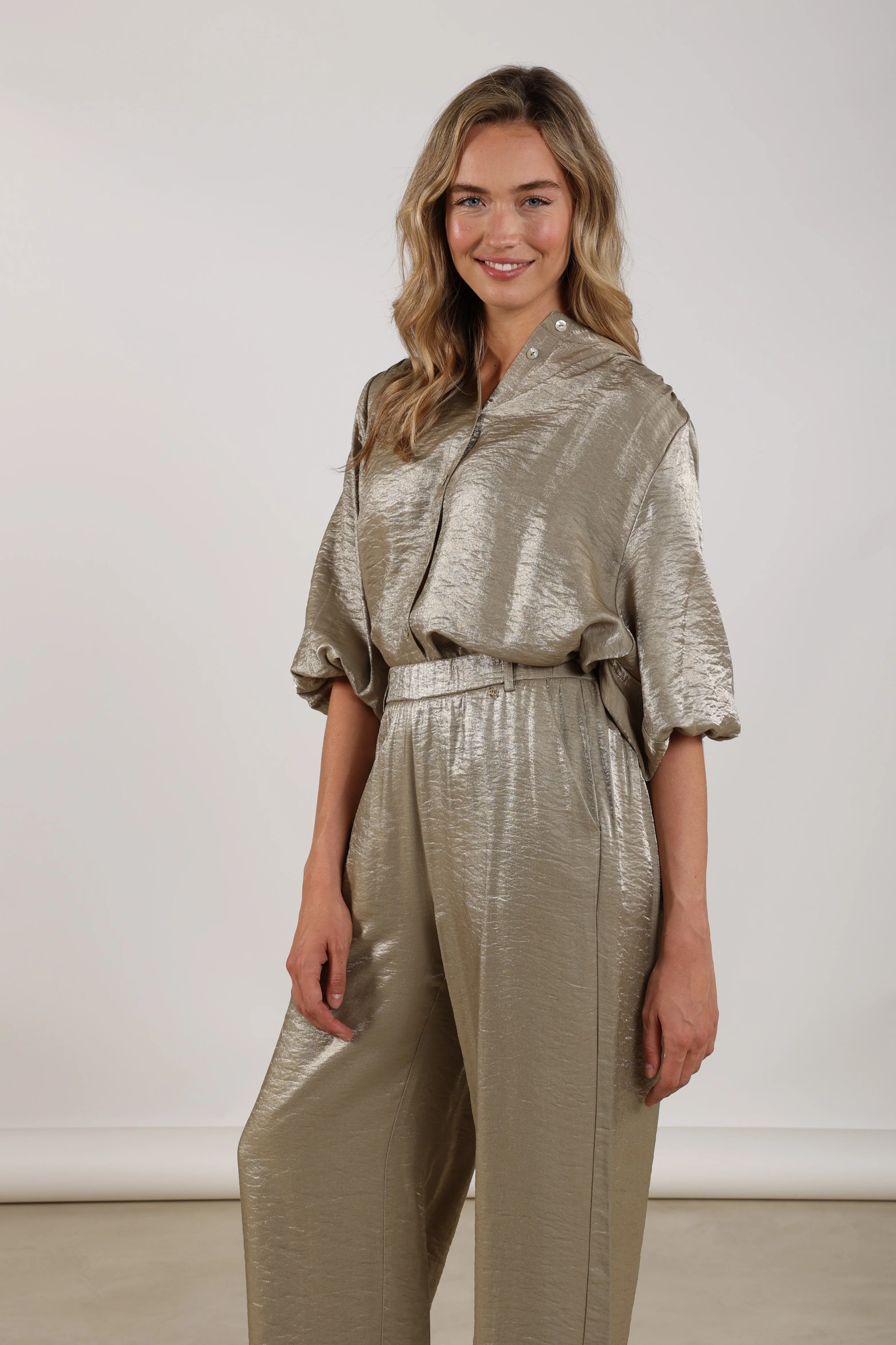 Blouse Lilly Shiny Army NKS02231 - Image 3