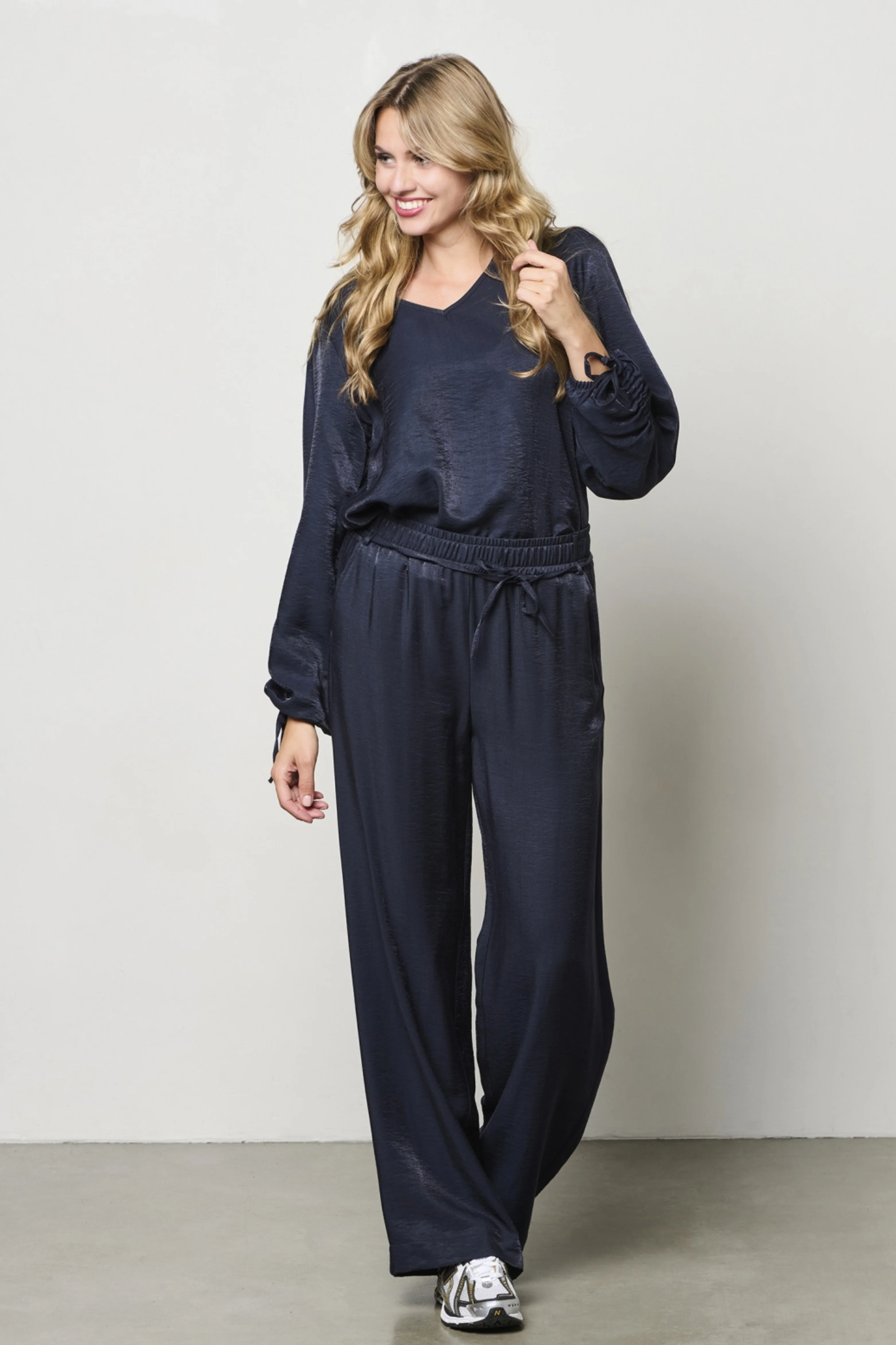 Blouse Marbelle Navy BL404 - Image 5