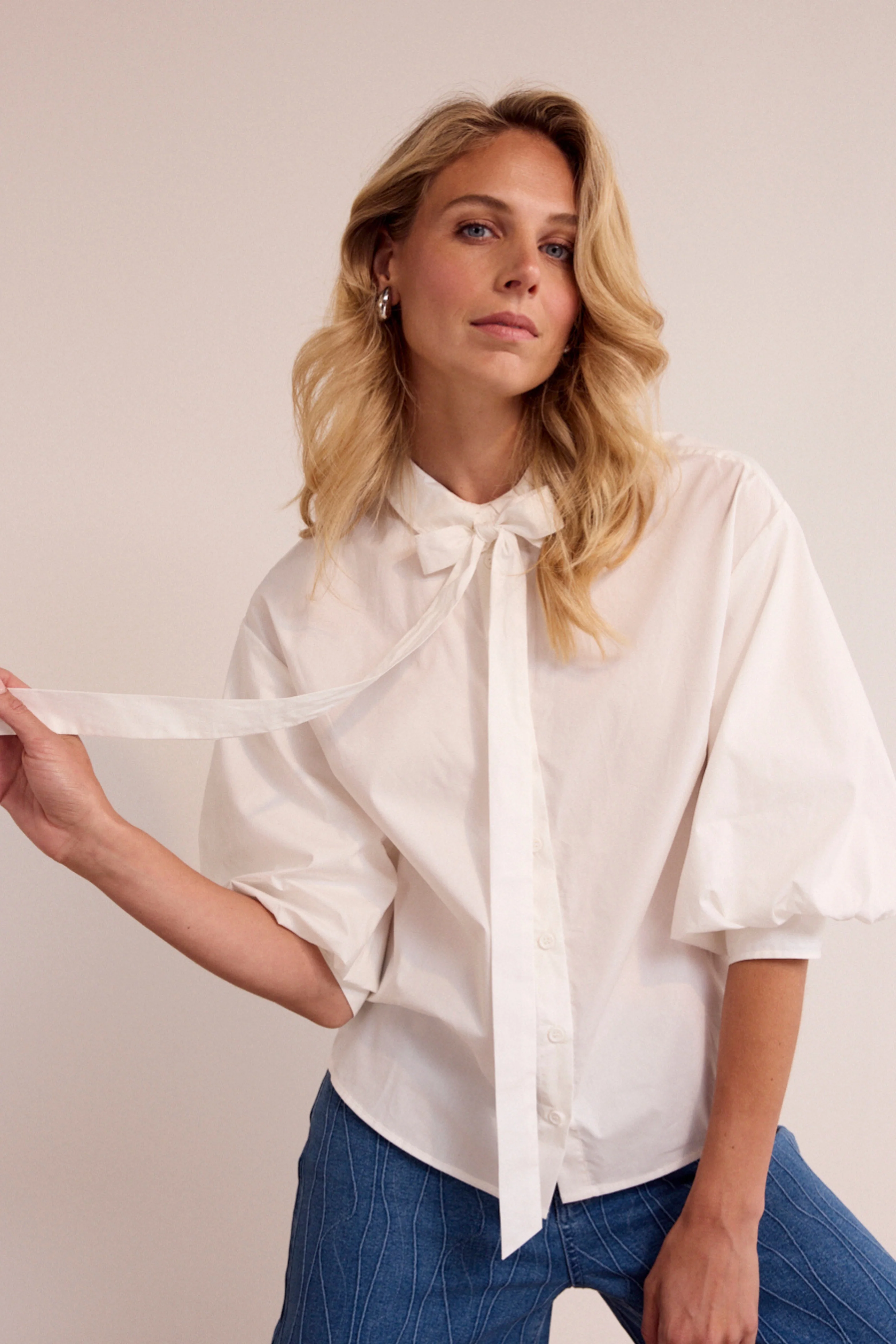 Blouse Poplin Bow Detail Offwhite O02-19-301 1 - Image 8