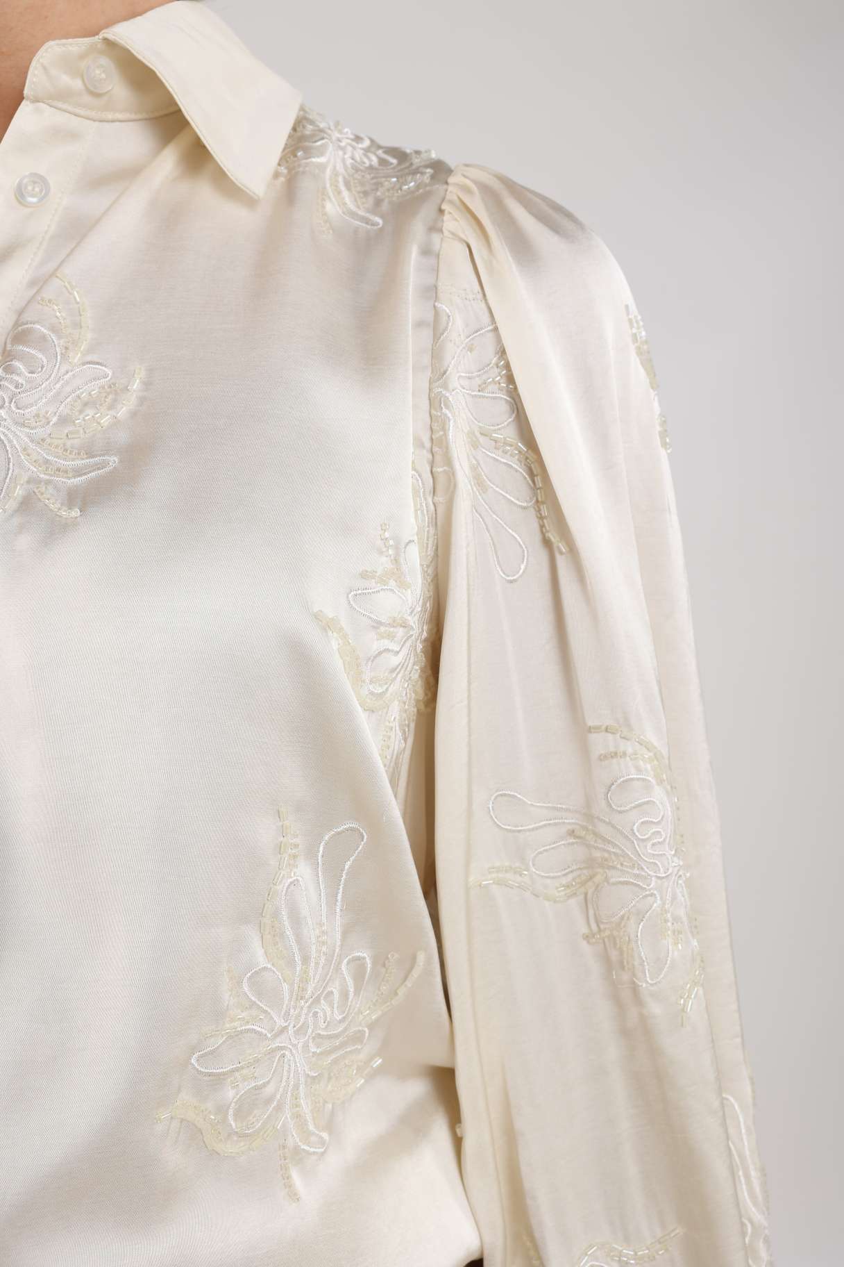 Blouse Preston Embroidery Offwhite NKF02069 - Image 6