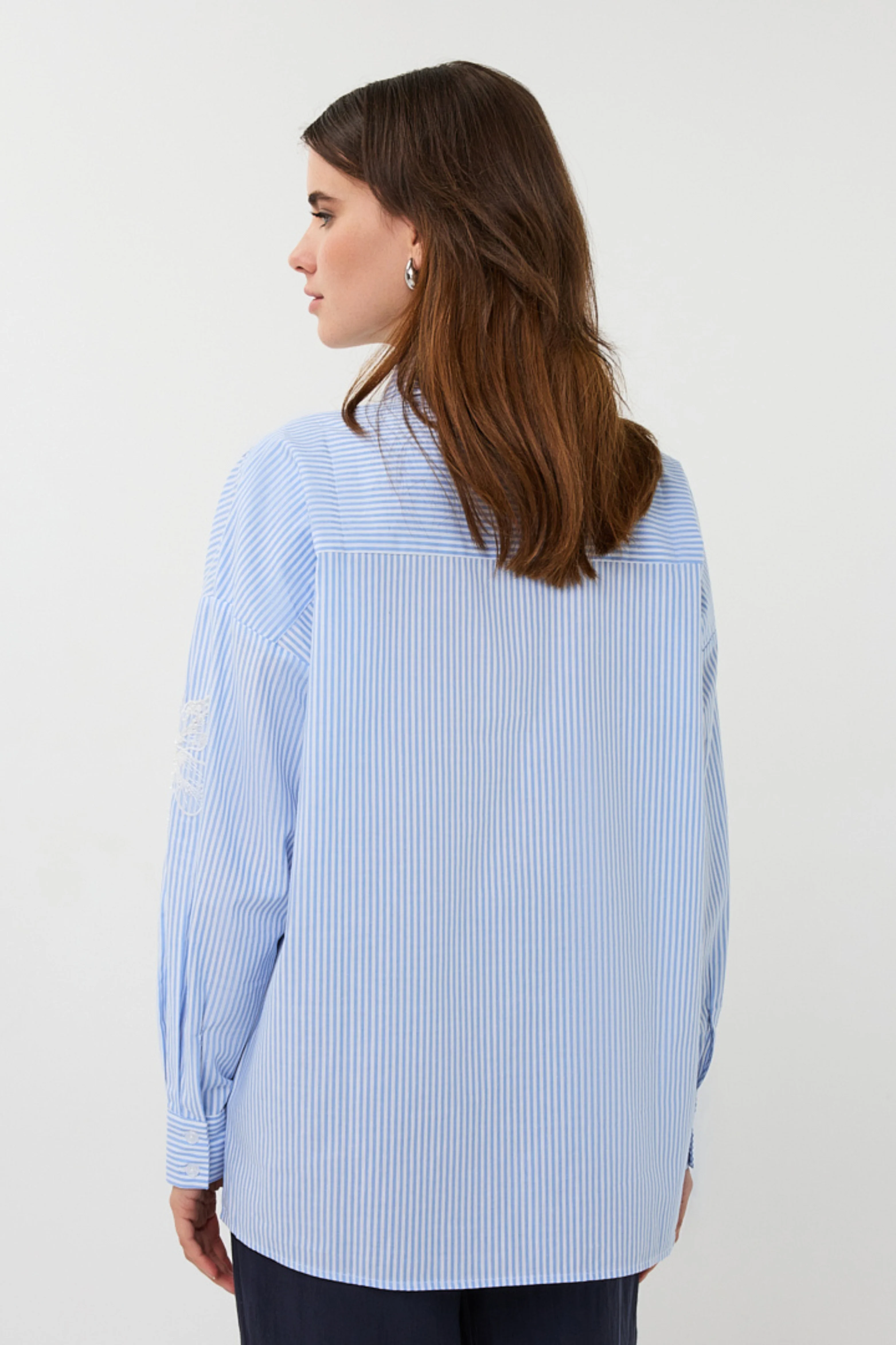 Blouse Striped Flower Patch White Blue SP26.14028 - Image 5