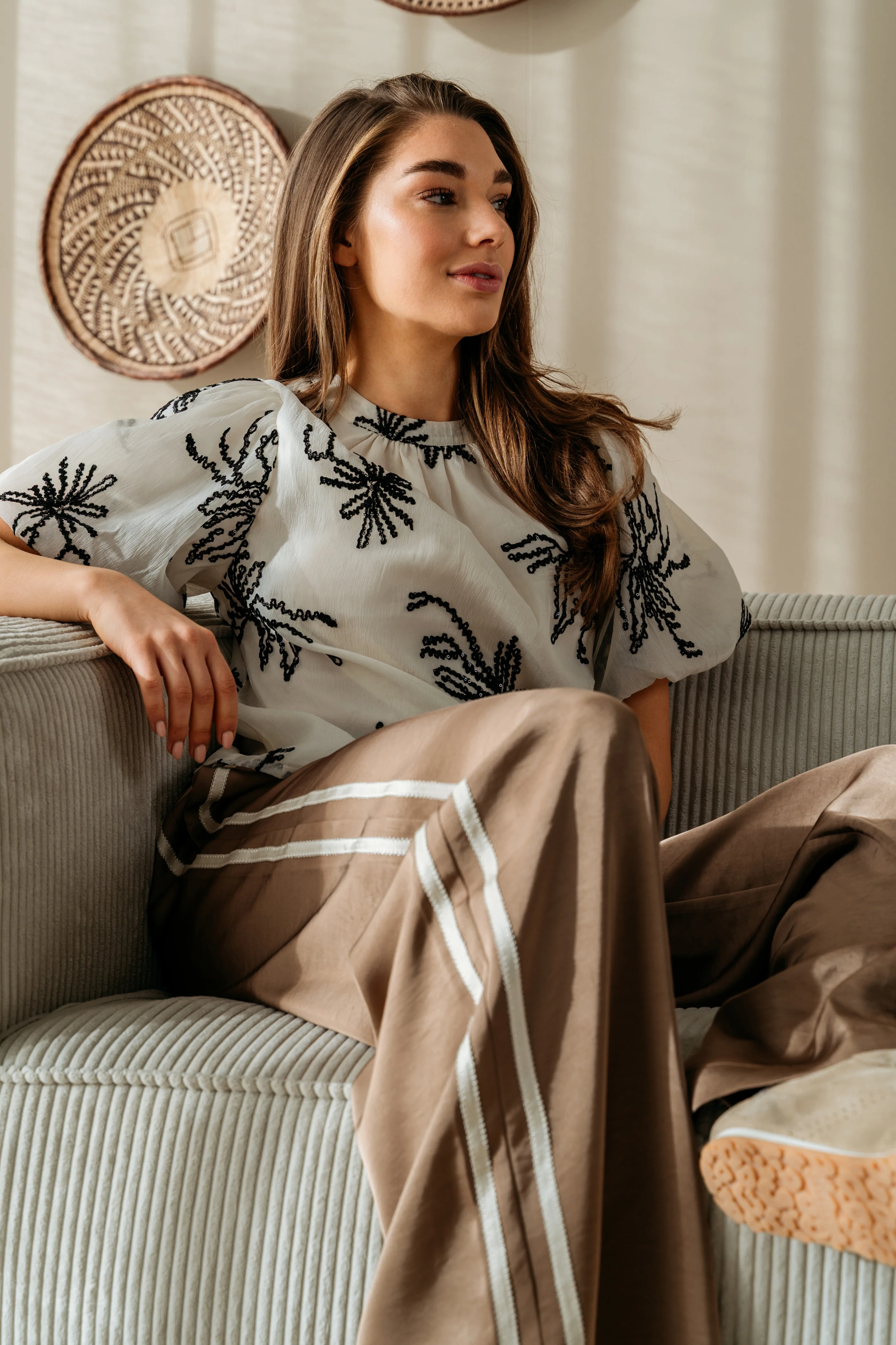 Blouse Wyanne Beige BL425 - Image 3
