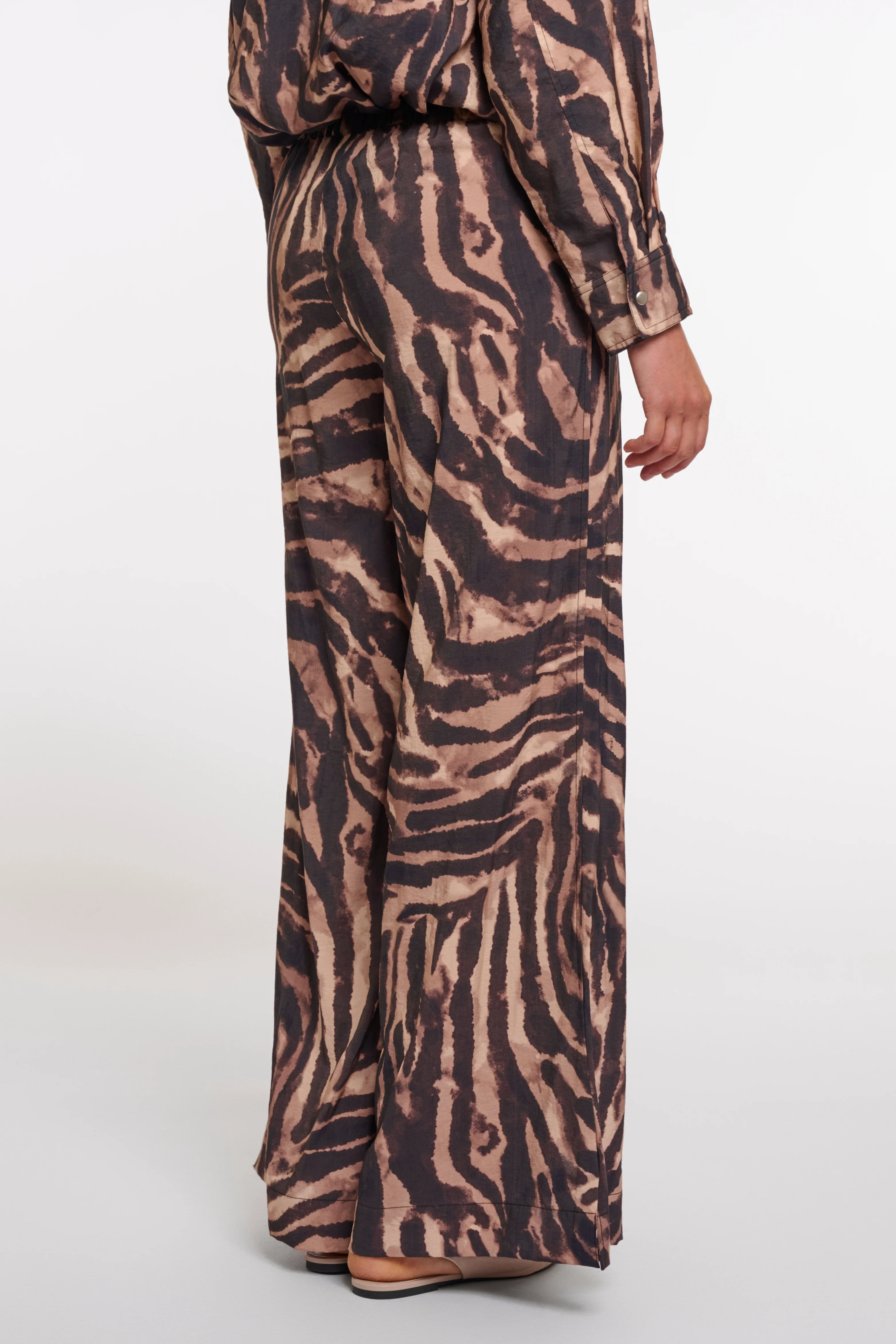 Broek Darja Brown Zebra - Image 2