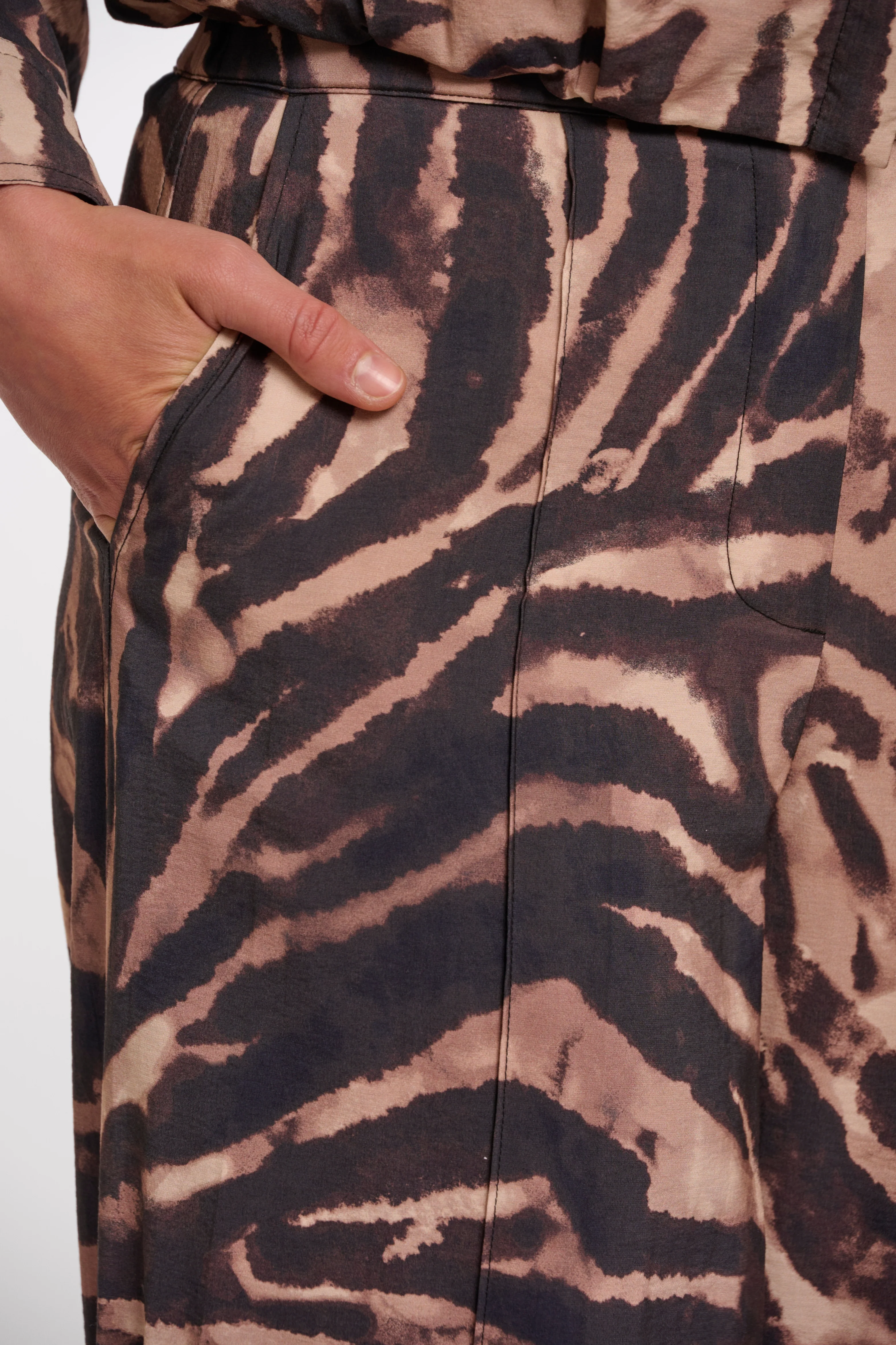 Broek Darja Brown Zebra - Image 4