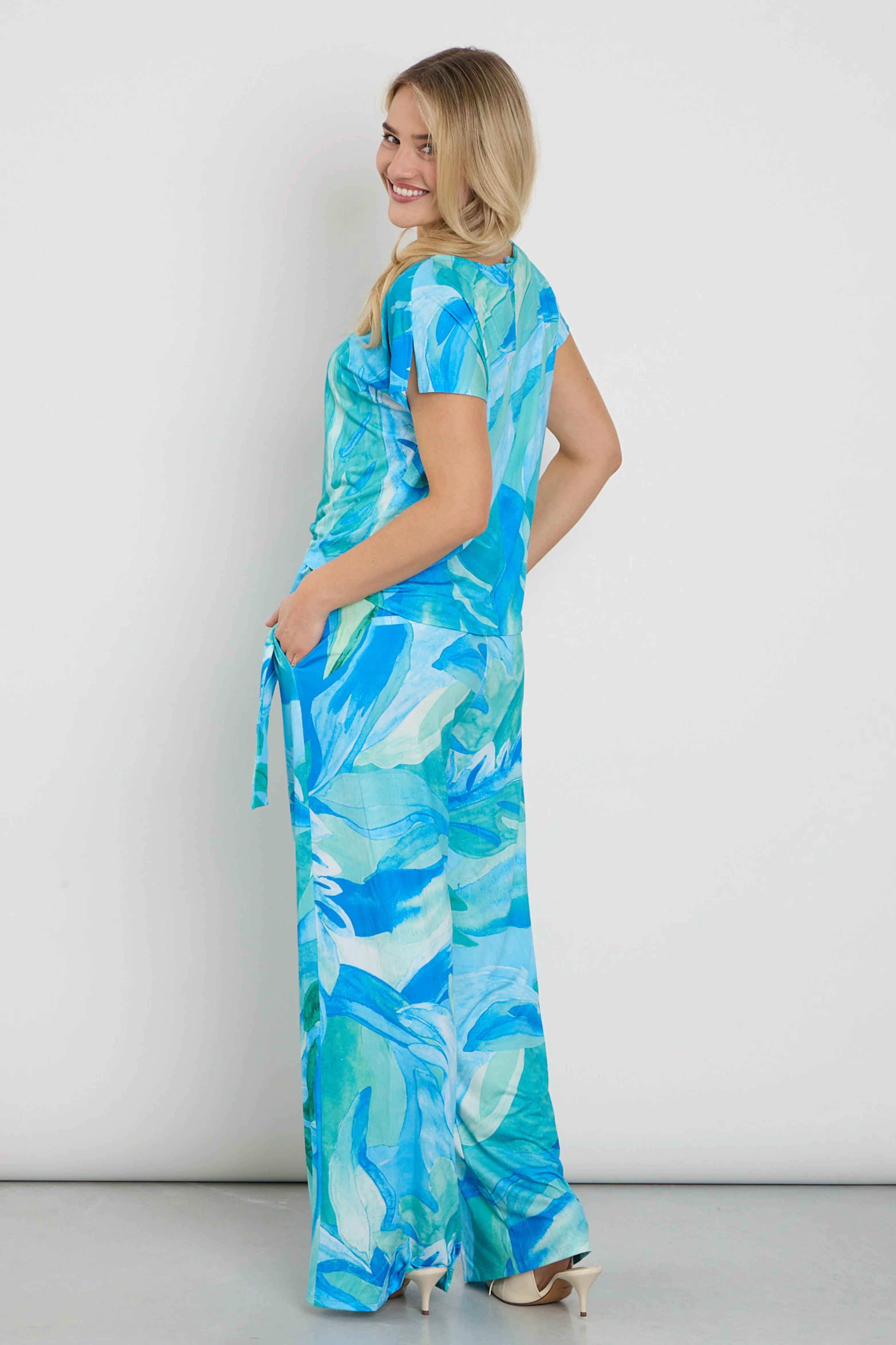 Jumpsuit Met Bloemen Design C308-P102 - Image 3