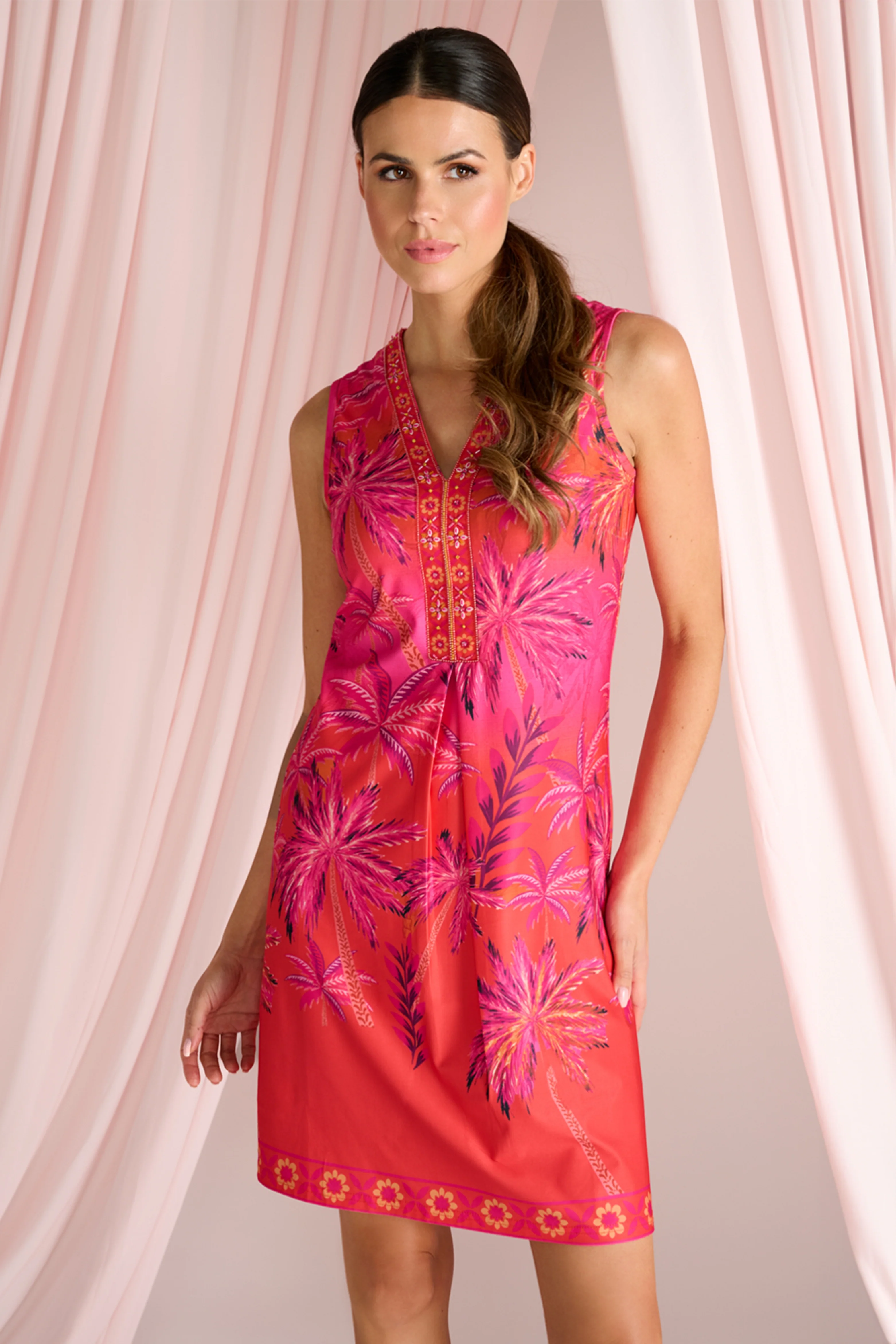 Jurk Mouwloos Met Design C403-P133