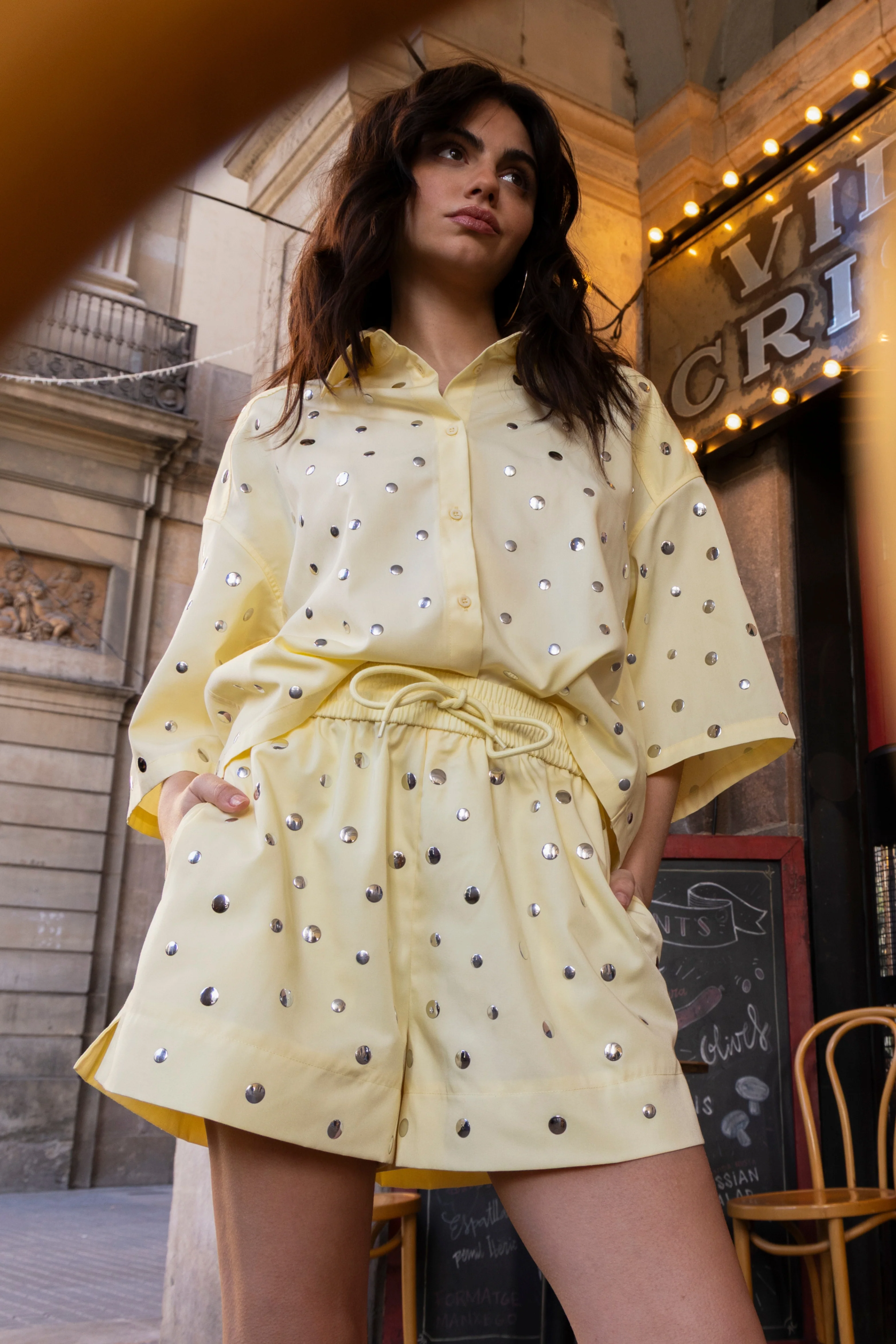 Short Niv Yellow