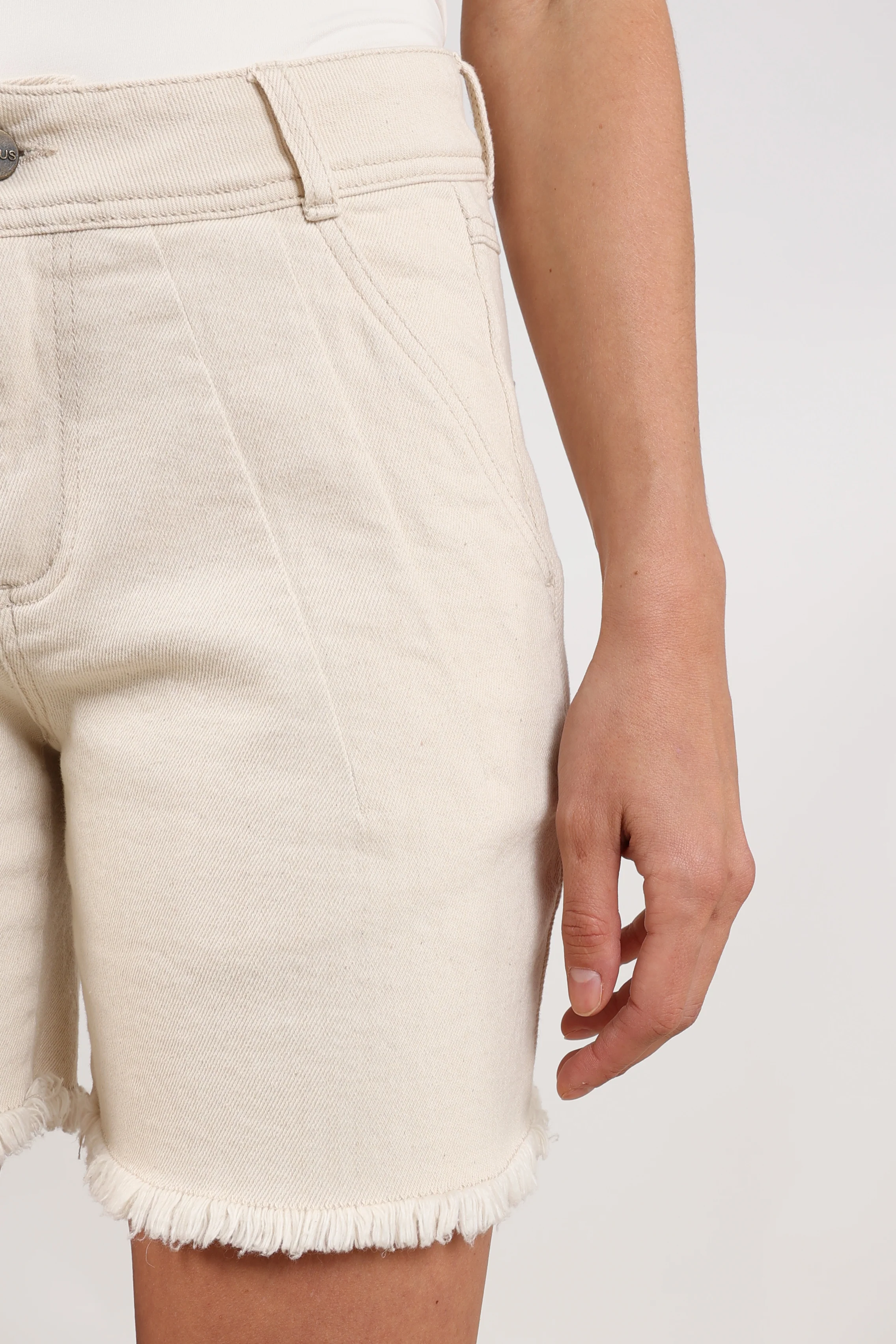 Short Tanya Ruffle Offwhite NKS09067 - Image 10