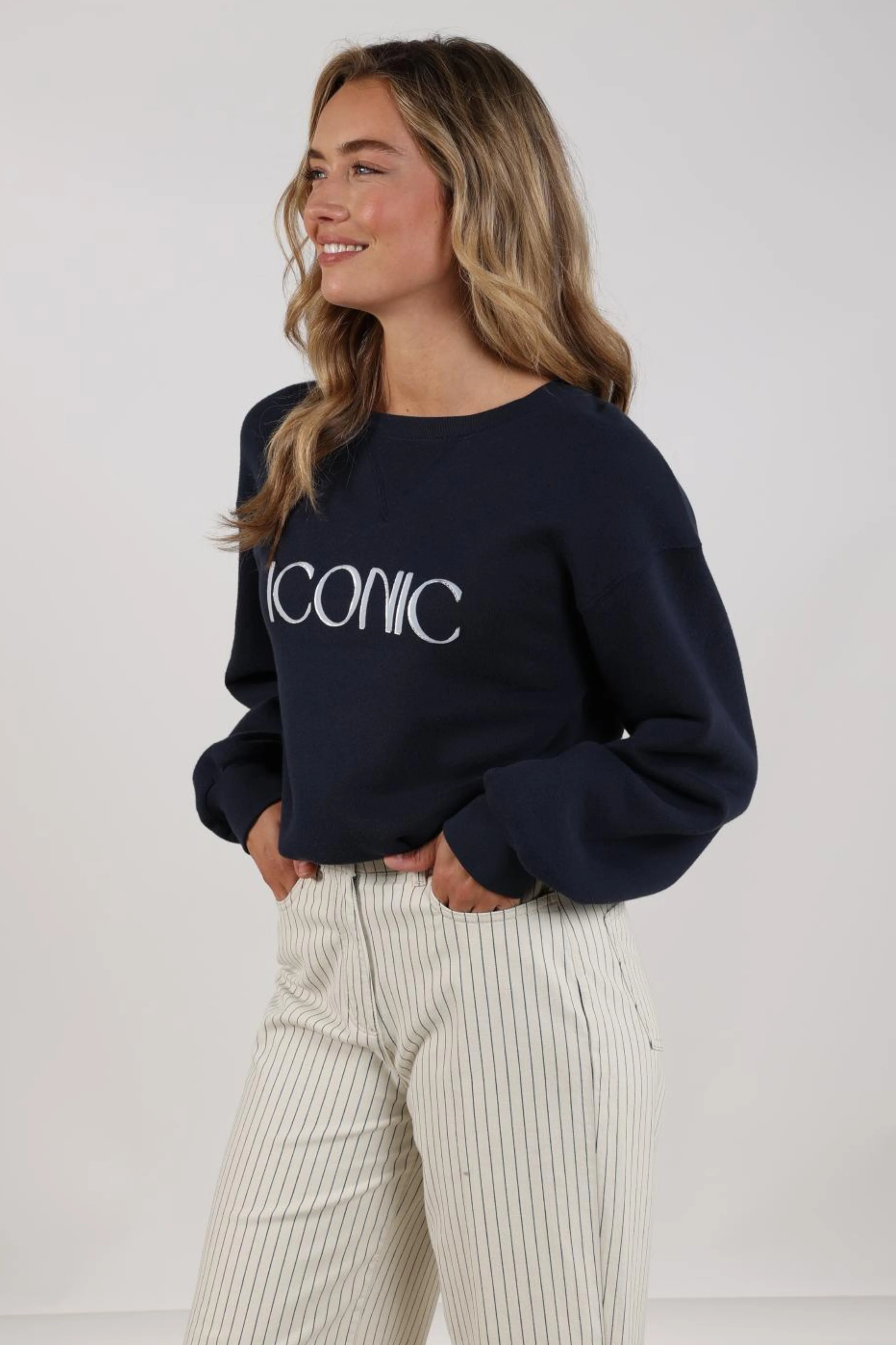 Sweater Amalia Iconic Navy NKS03064 - Image 4
