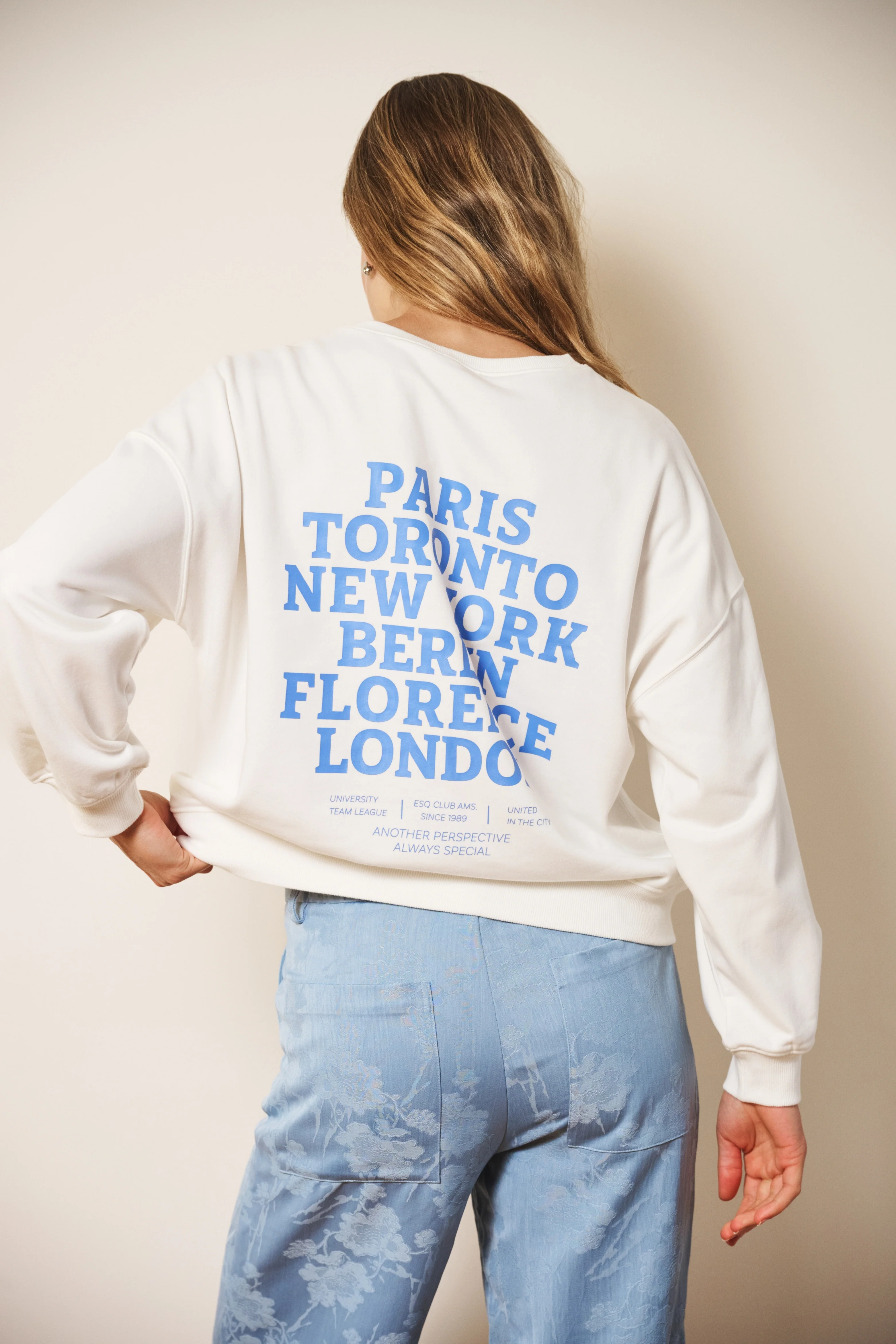 Sweater Cities Offwhite Blue SP26.05019 - Image 5