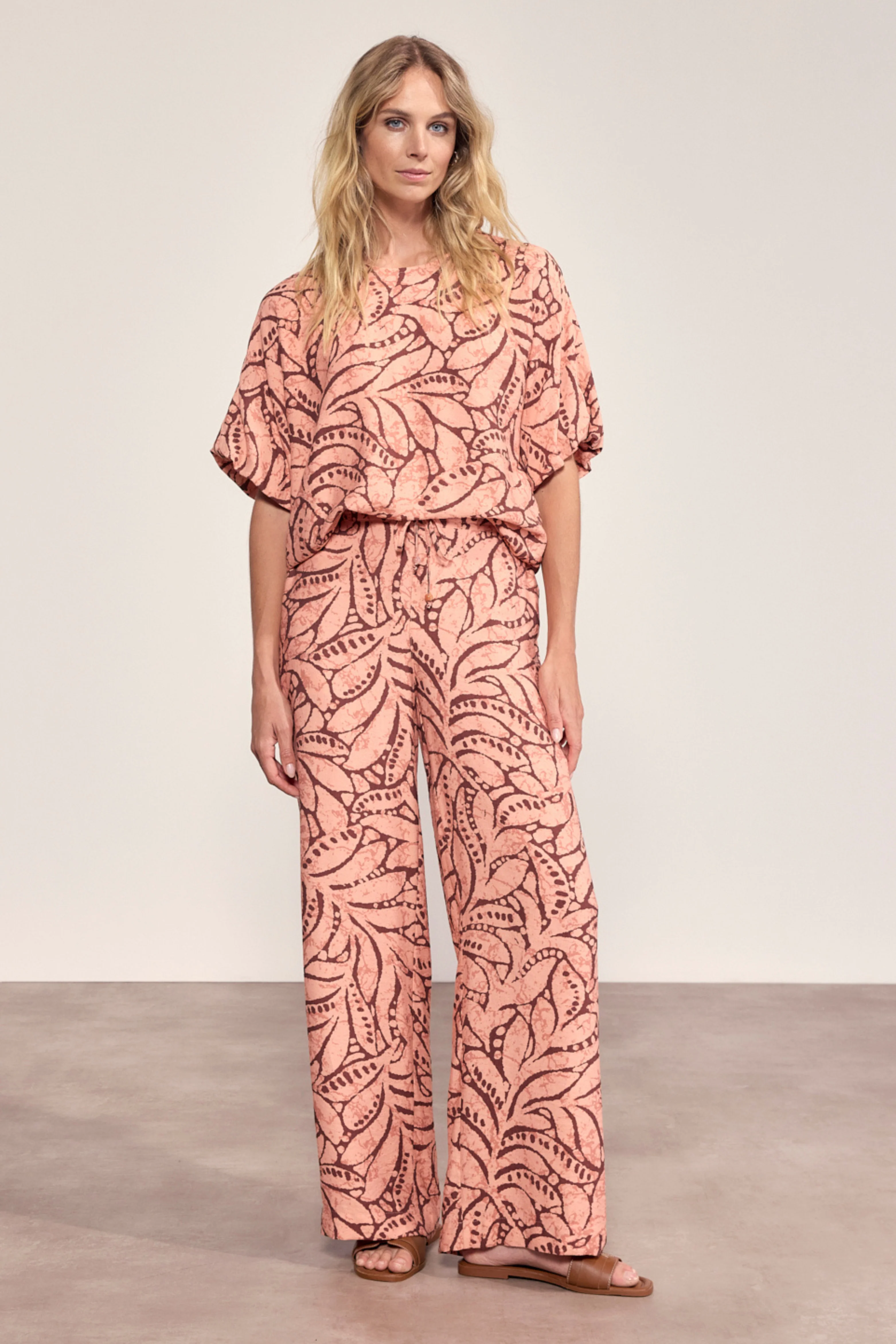 Top Leaf Luxe Print Peach C17-20-401 3 - Image 3