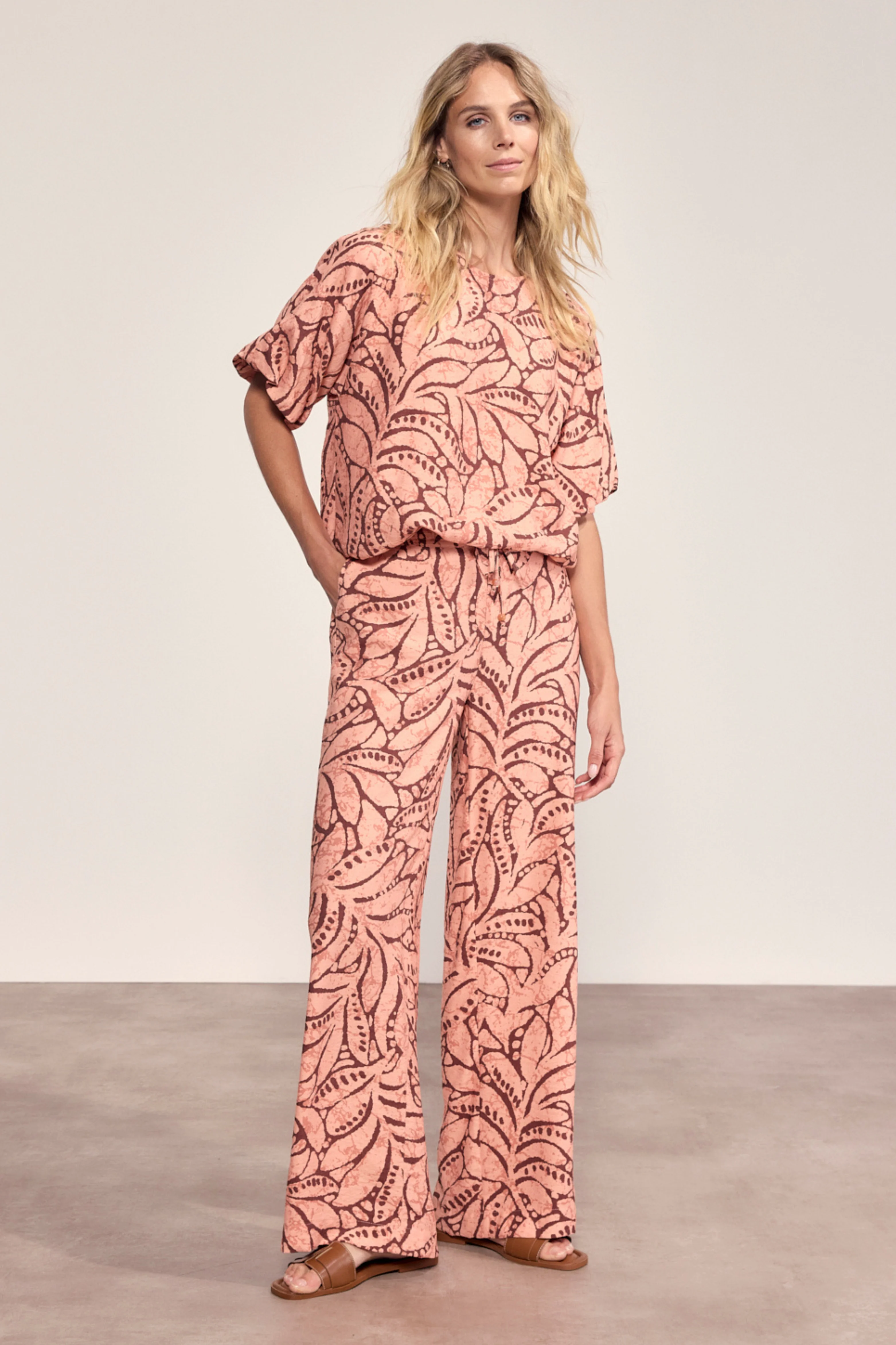 Top Leaf Luxe Print Peach C17-20-401 3 - Image 5
