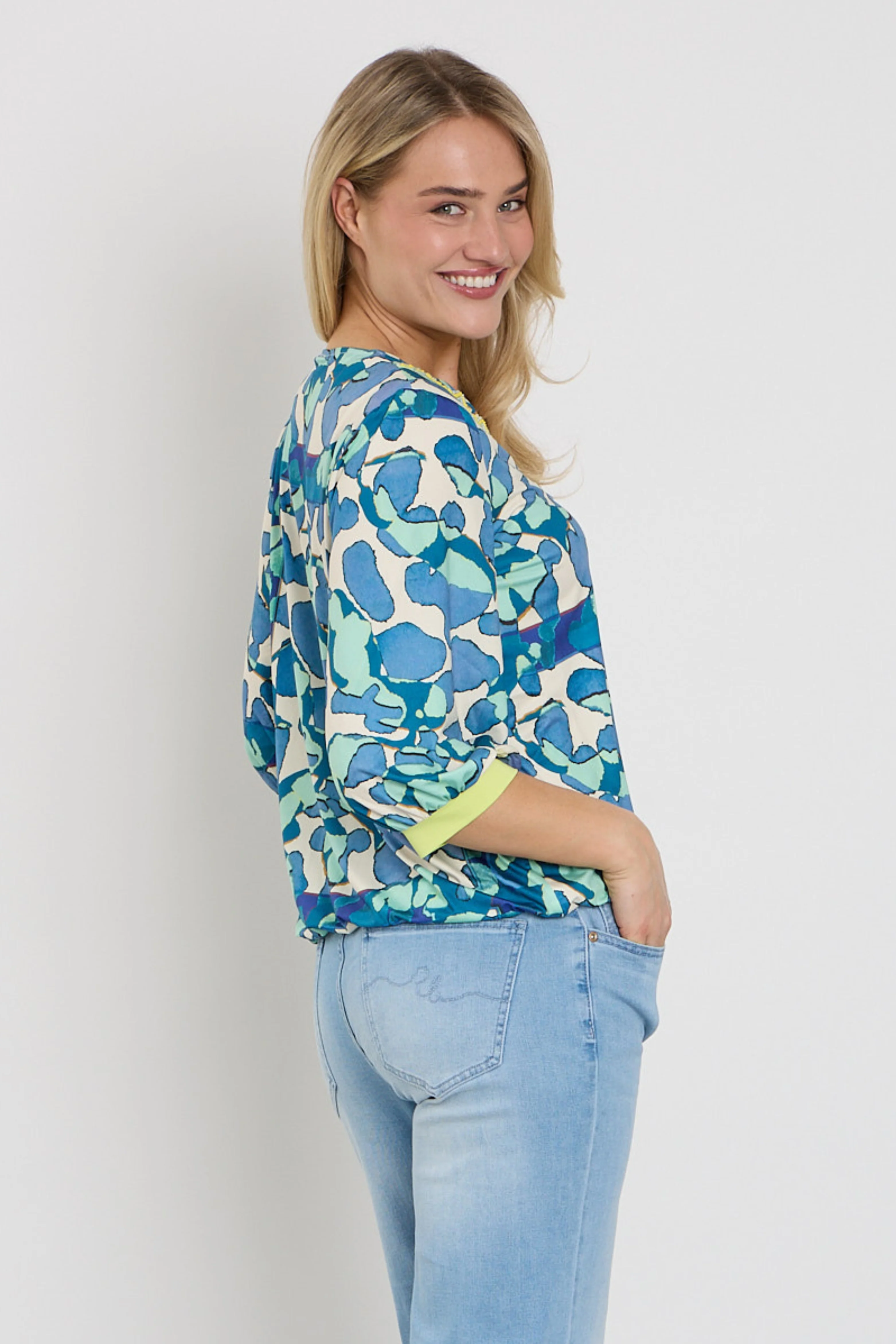 Top V-hals Met Design C109-P120 - Image 4