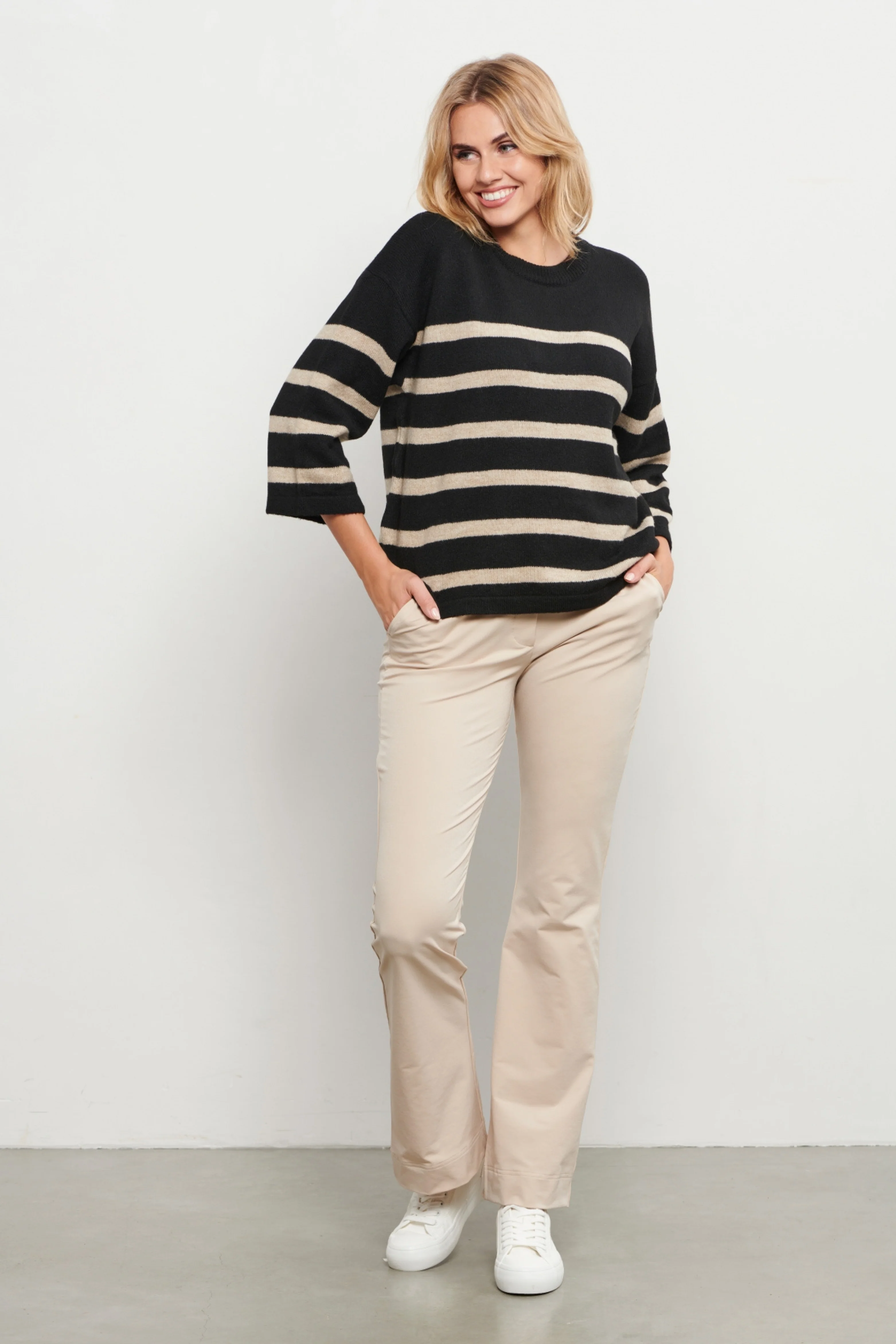 Travel Broek Penelope Flare Sand PA203-1 - Image 3