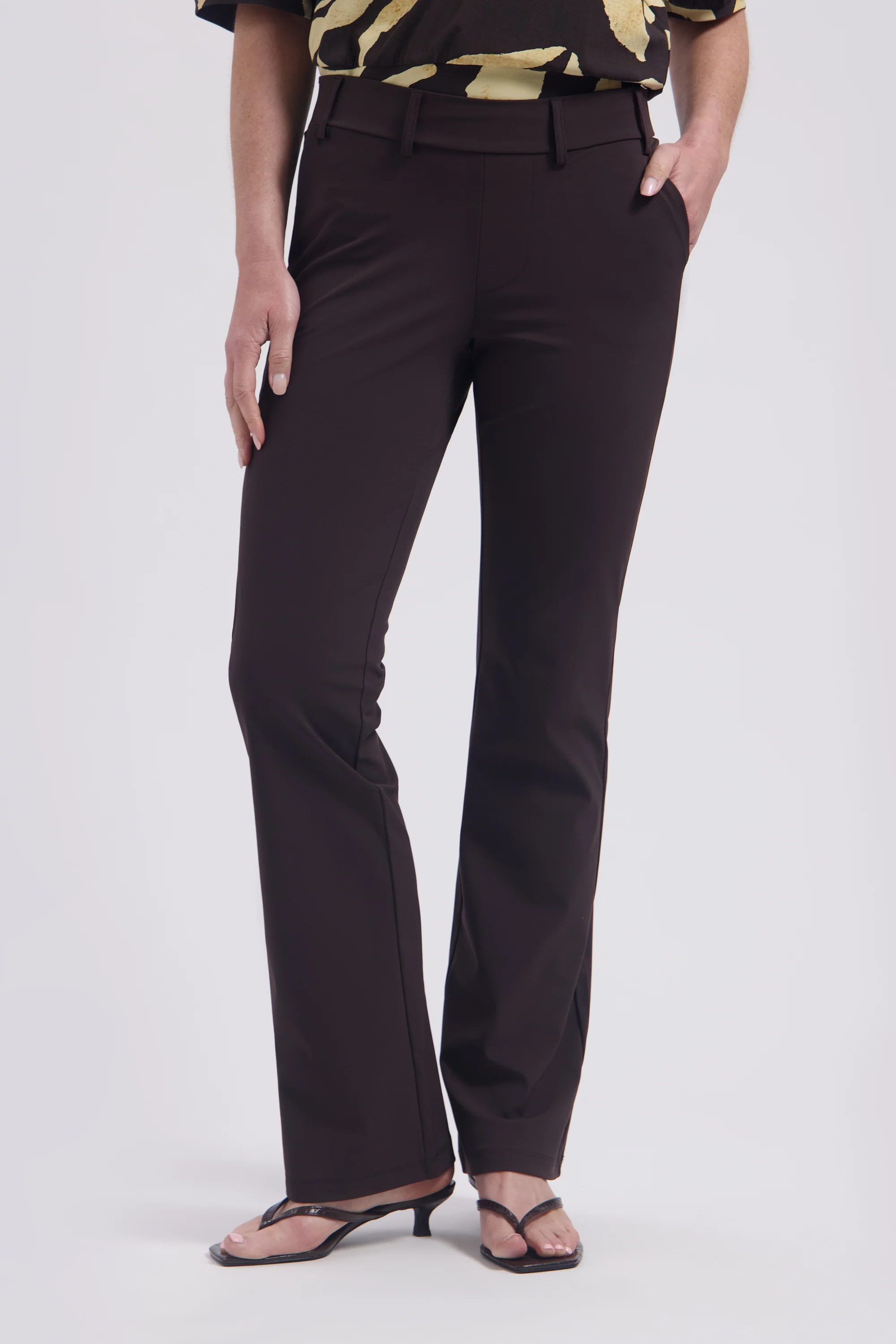 Travel Broek Poppy Dark Brown L14-475-3201