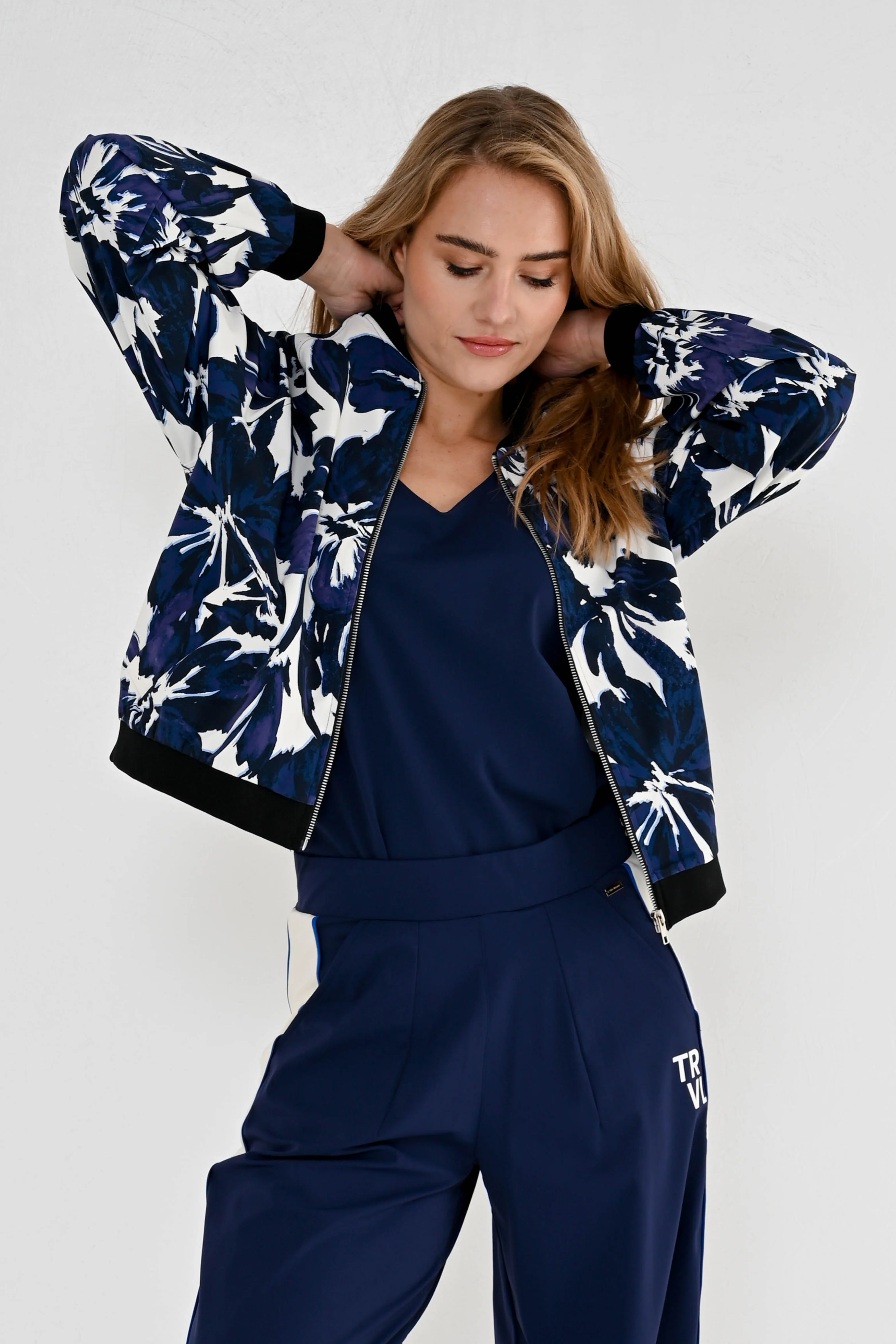 Travel Jacket Jossy Blue Flower