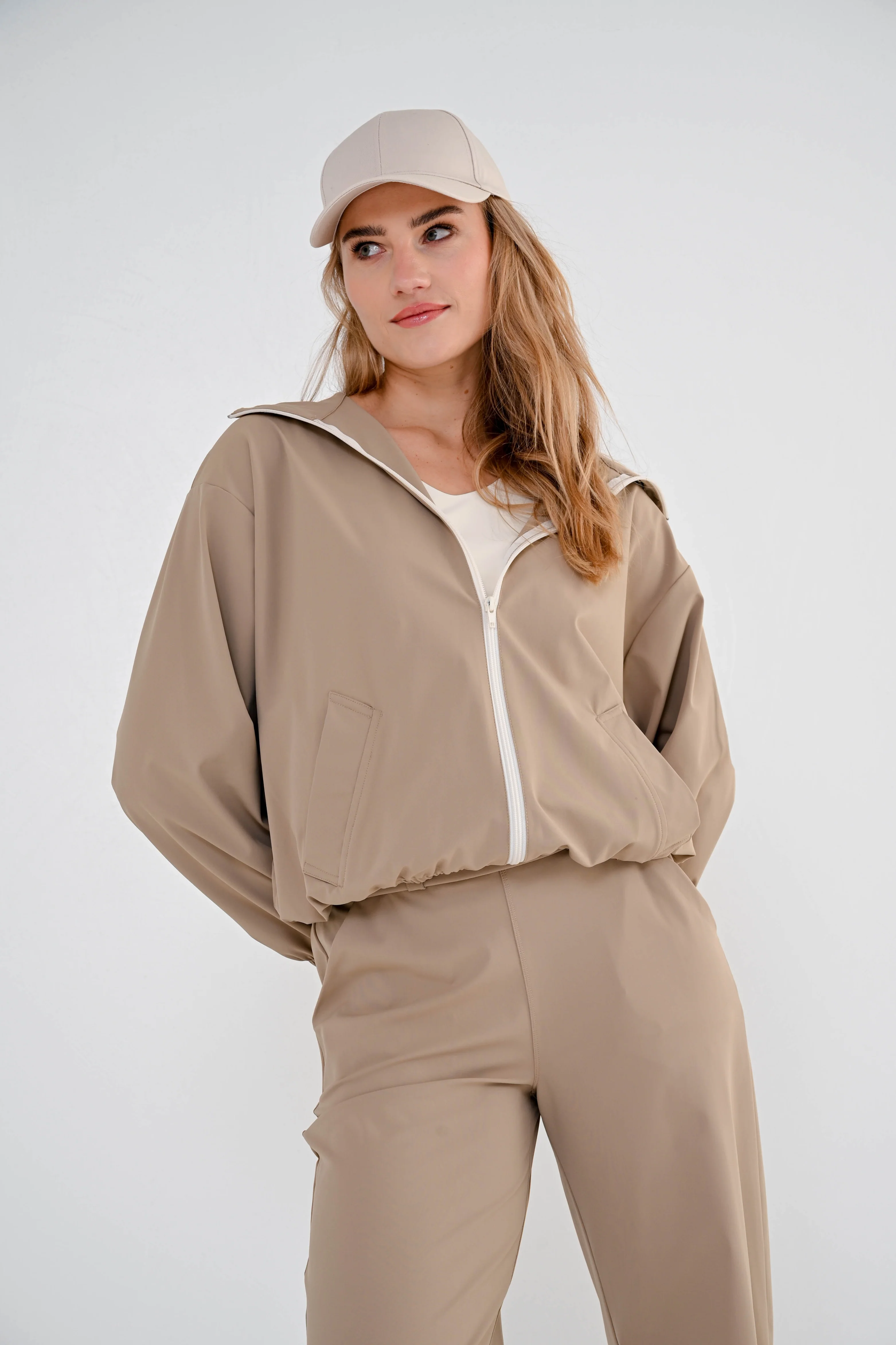 Travel Jacket Nara Sand - Image 2