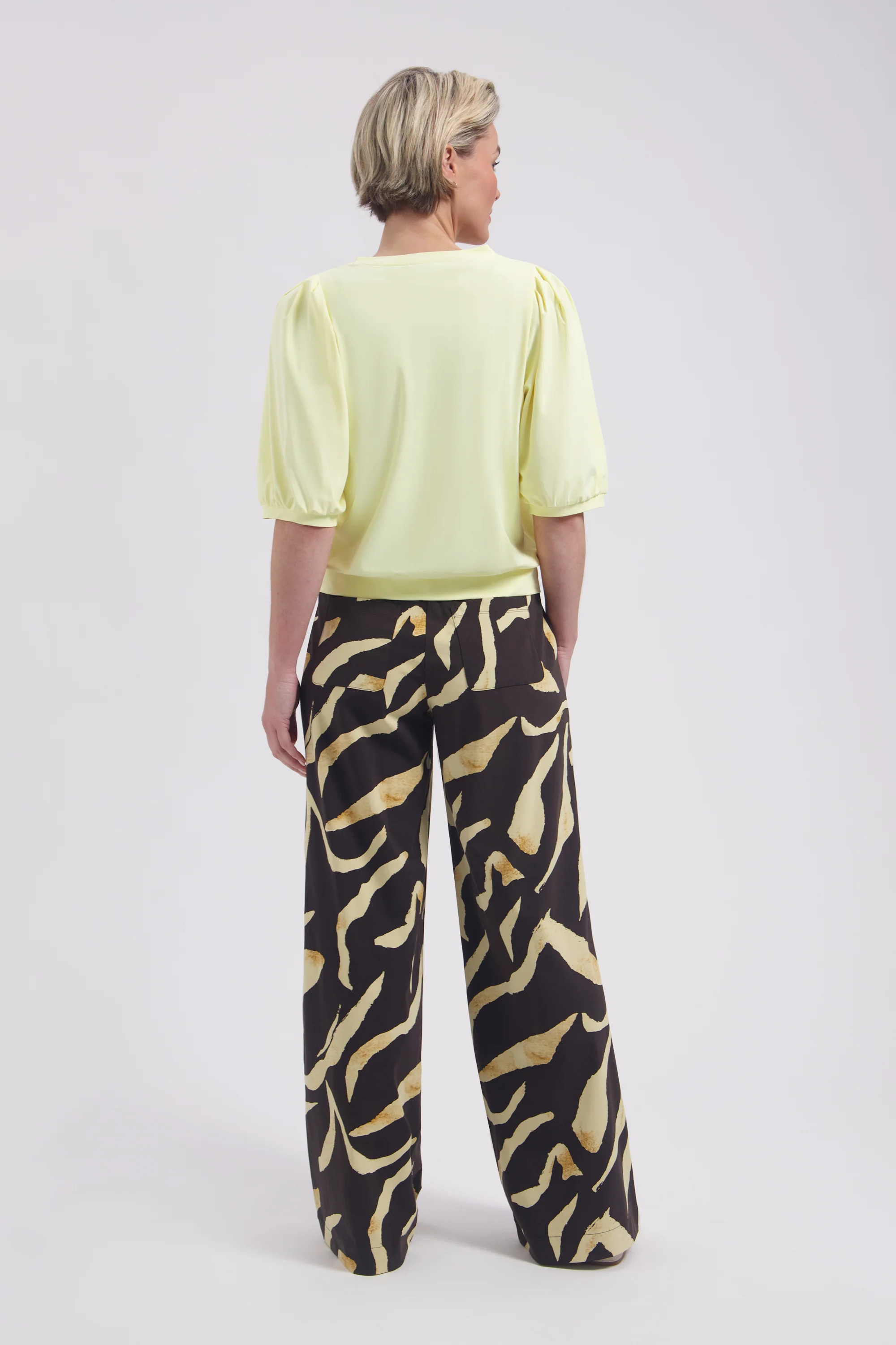 Travel Top Amie-V Butter Yellow L24-375-3222 - Image 5