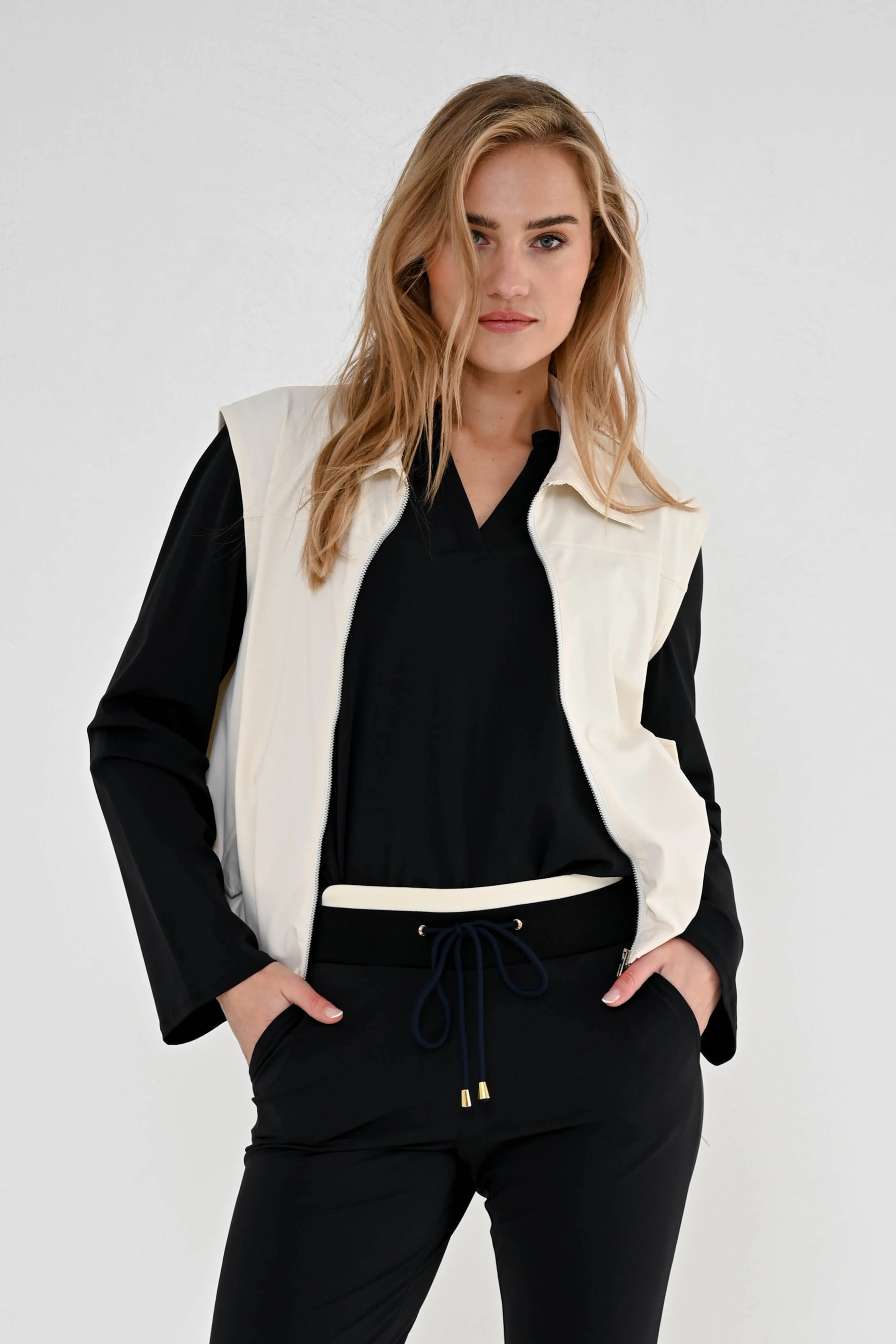 Travel Top Body Black - Image 3