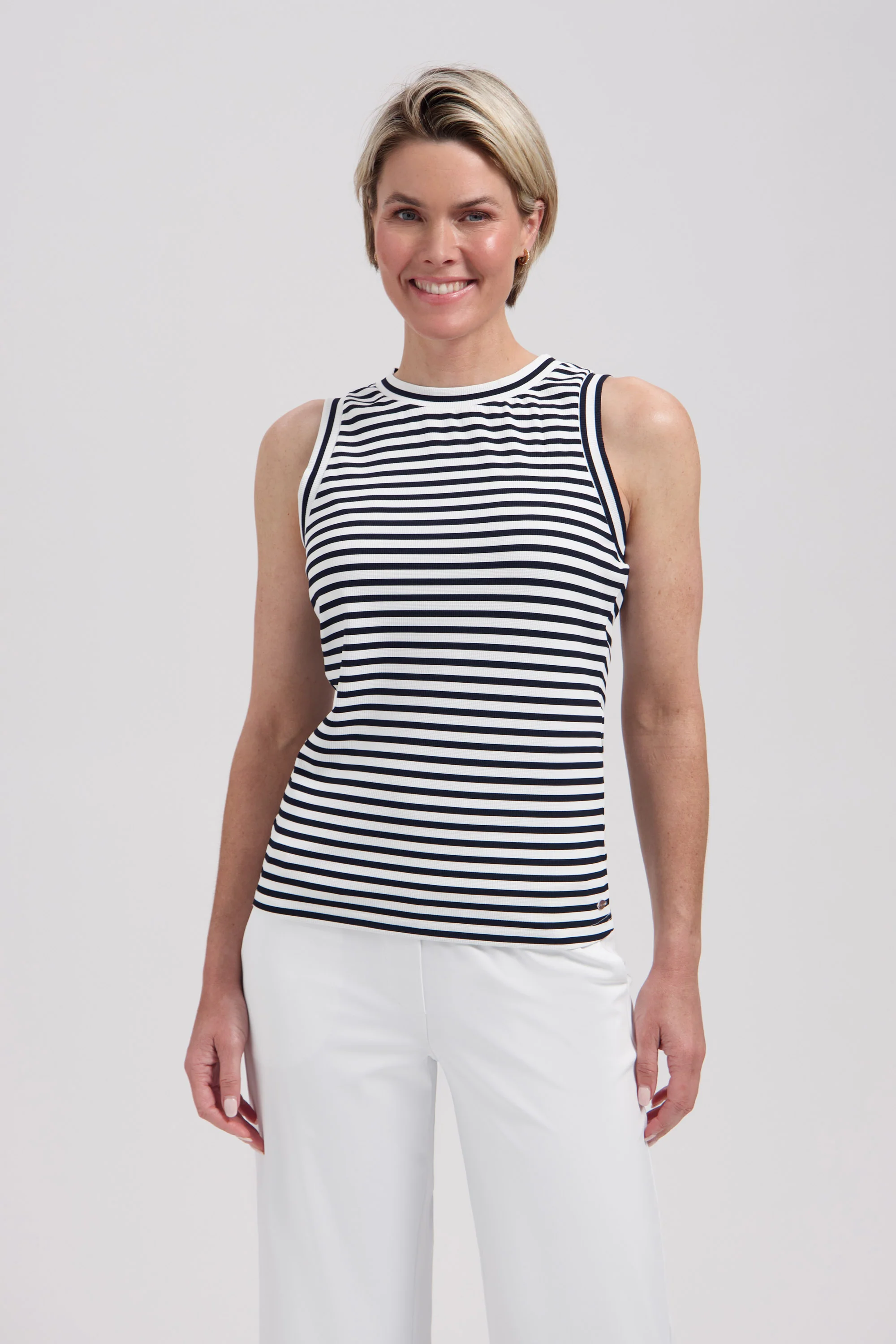 Travel Top Sandy White Black L24.580.3331 - Image 2